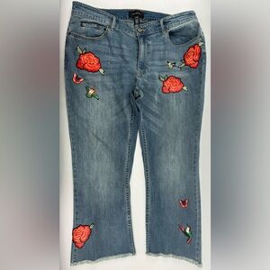 Who What Wear Women’s Embroidered Jeans 14W Rose Hummingbird Boho Cropped Denim